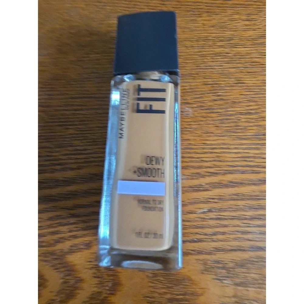 New Maybelline Fit Me! Dewy & Smooth Foundation 1floz #330 Toffee‎ - NEW